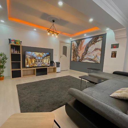 Cozy Big Sisli Apartment , Ac, Modern &For Family,Friendly In Center Estambul Exterior foto